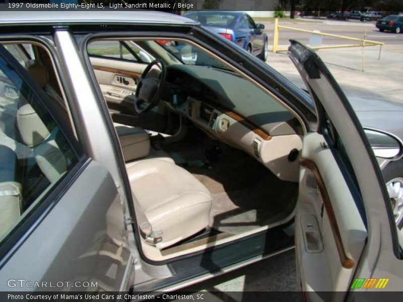 Light Sandrift Metallic / Beige 1997 Oldsmobile Eighty-Eight LS