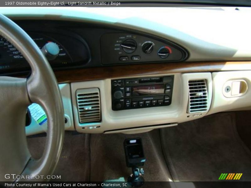 Light Sandrift Metallic / Beige 1997 Oldsmobile Eighty-Eight LS