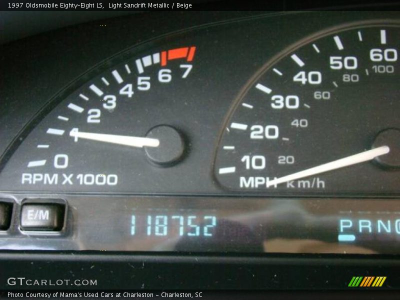 Light Sandrift Metallic / Beige 1997 Oldsmobile Eighty-Eight LS