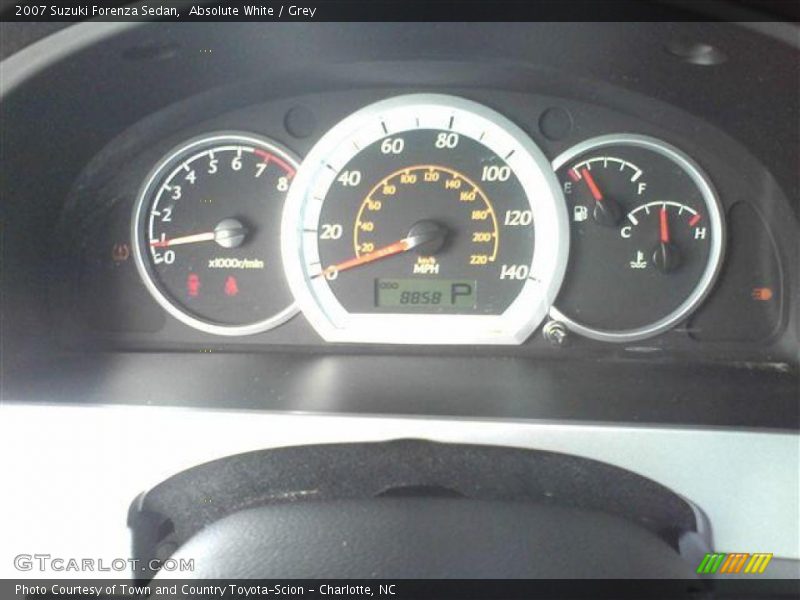 Absolute White / Grey 2007 Suzuki Forenza Sedan