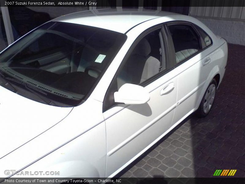 Absolute White / Grey 2007 Suzuki Forenza Sedan