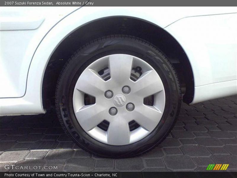 Absolute White / Grey 2007 Suzuki Forenza Sedan