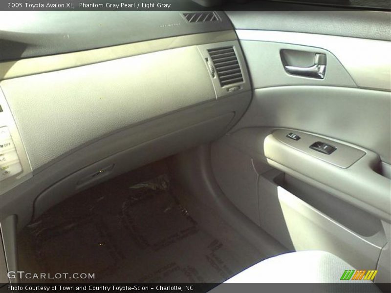 Phantom Gray Pearl / Light Gray 2005 Toyota Avalon XL