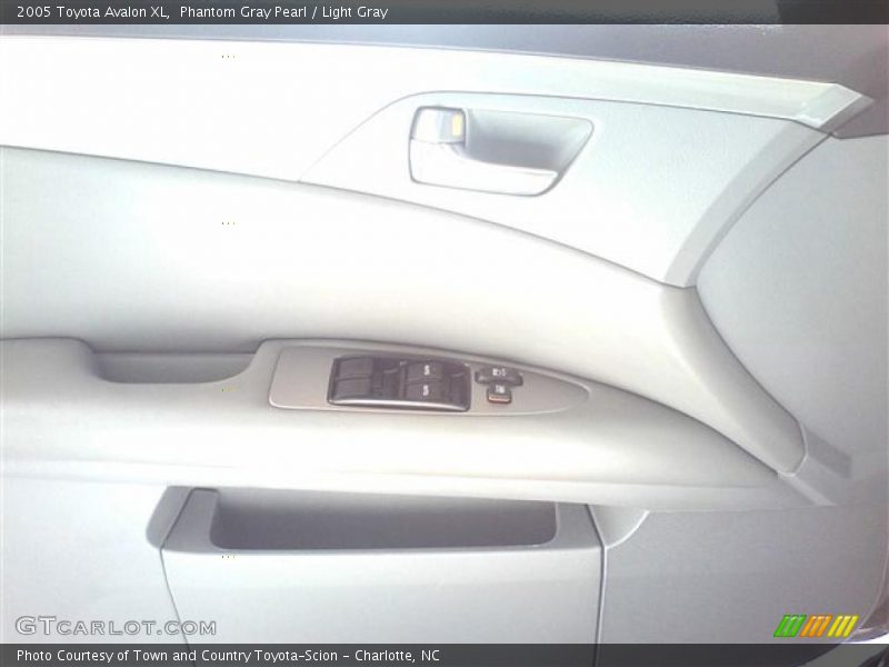 Phantom Gray Pearl / Light Gray 2005 Toyota Avalon XL