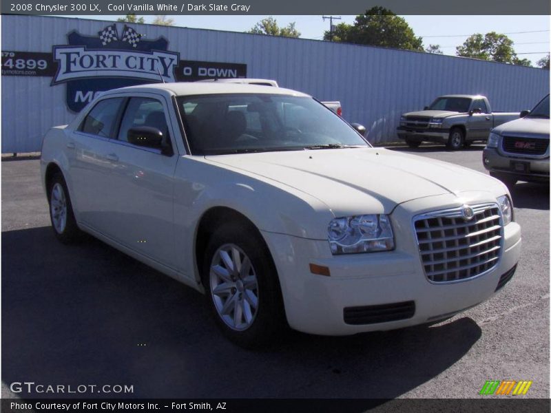 Cool Vanilla White / Dark Slate Gray 2008 Chrysler 300 LX