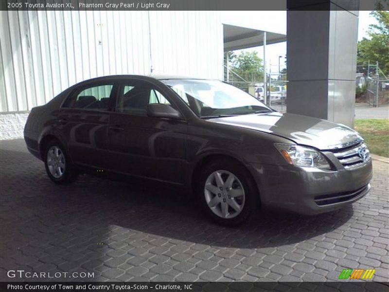 Phantom Gray Pearl / Light Gray 2005 Toyota Avalon XL