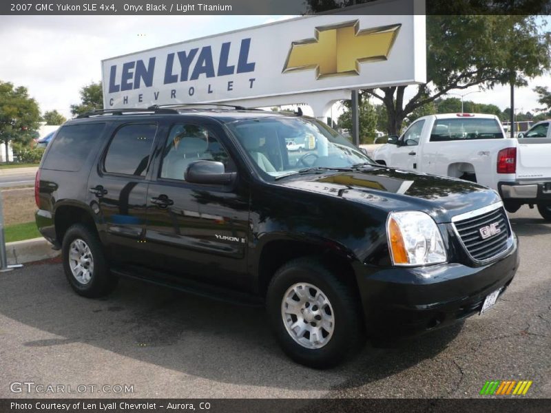 Onyx Black / Light Titanium 2007 GMC Yukon SLE 4x4