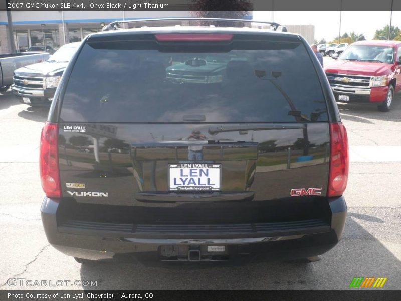 Onyx Black / Light Titanium 2007 GMC Yukon SLE 4x4