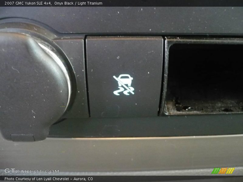 Onyx Black / Light Titanium 2007 GMC Yukon SLE 4x4