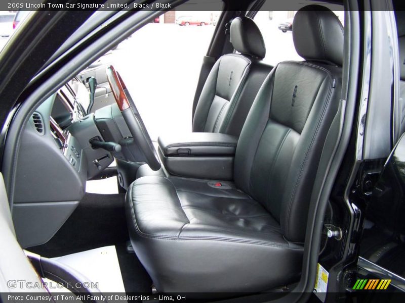 Black / Black 2009 Lincoln Town Car Signature Limited