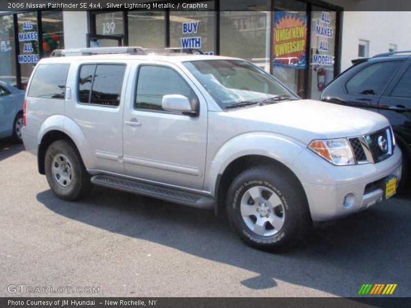 Silver Lightning Metallic / Graphite 2006 Nissan Pathfinder SE 4x4