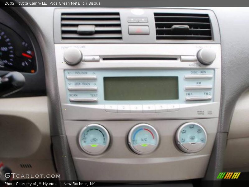Aloe Green Metallic / Bisque 2009 Toyota Camry LE