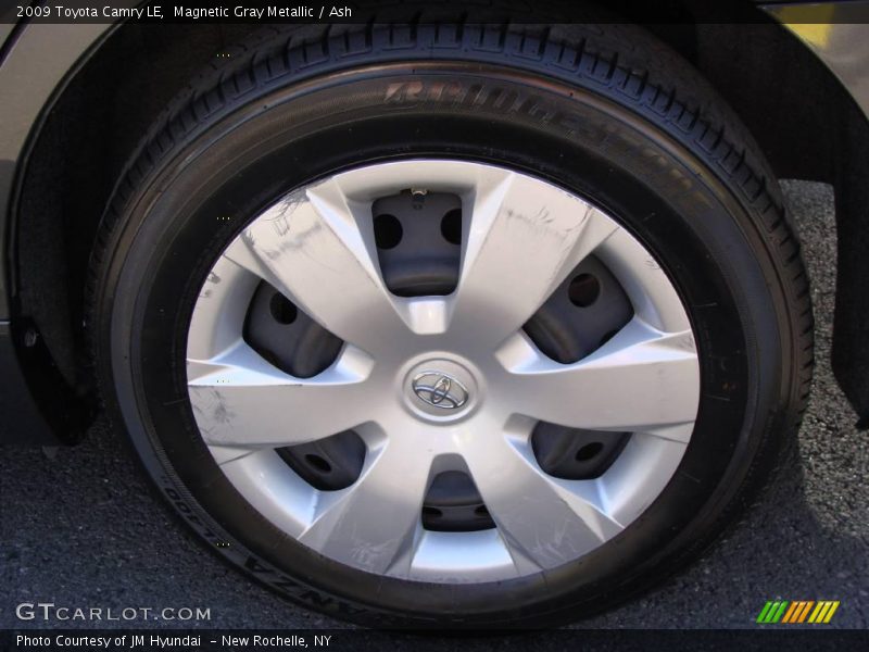 Magnetic Gray Metallic / Ash 2009 Toyota Camry LE