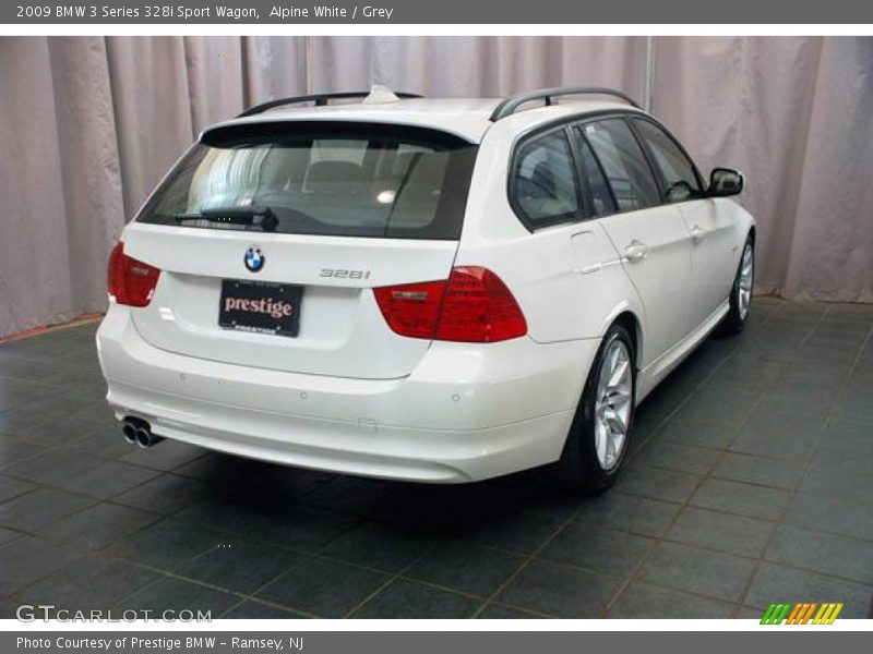 Alpine White / Grey 2009 BMW 3 Series 328i Sport Wagon