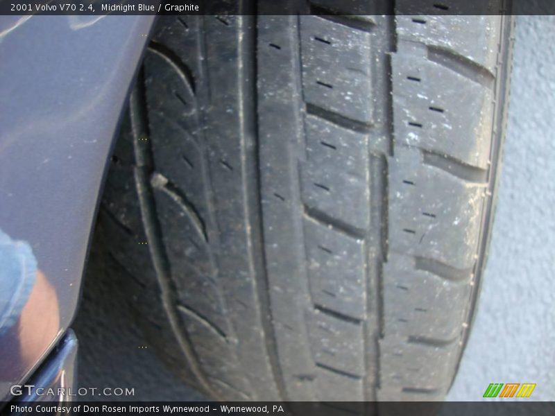 Midnight Blue / Graphite 2001 Volvo V70 2.4