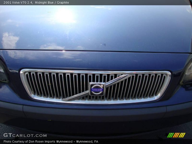 Midnight Blue / Graphite 2001 Volvo V70 2.4