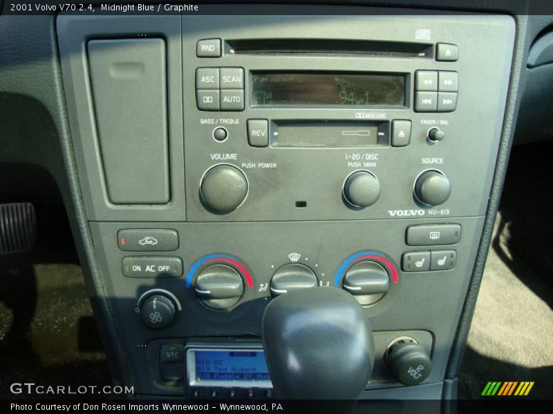 Midnight Blue / Graphite 2001 Volvo V70 2.4