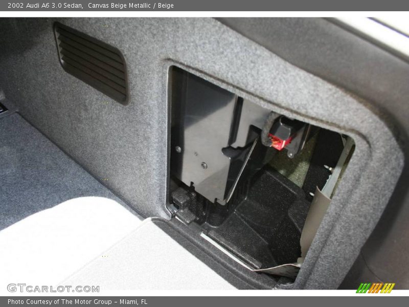 Canvas Beige Metallic / Beige 2002 Audi A6 3.0 Sedan