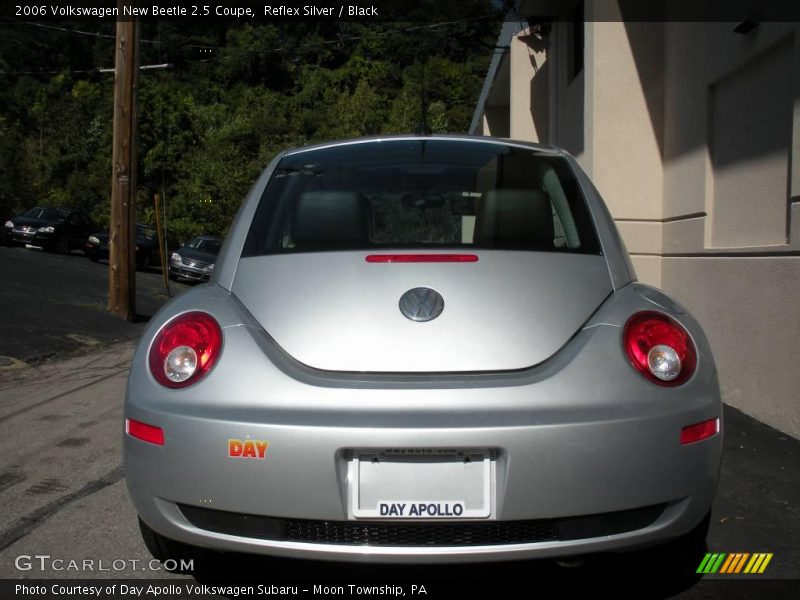 Reflex Silver / Black 2006 Volkswagen New Beetle 2.5 Coupe