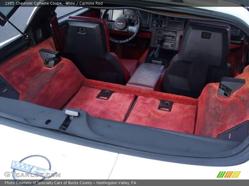 White / Carmine Red 1985 Chevrolet Corvette Coupe