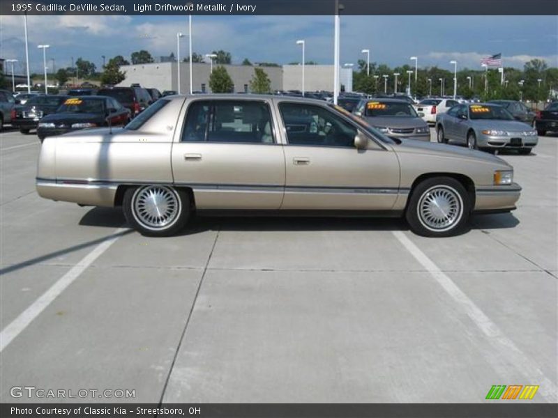 Light Driftwood Metallic / Ivory 1995 Cadillac DeVille Sedan