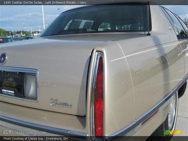 Light Driftwood Metallic / Ivory 1995 Cadillac DeVille Sedan