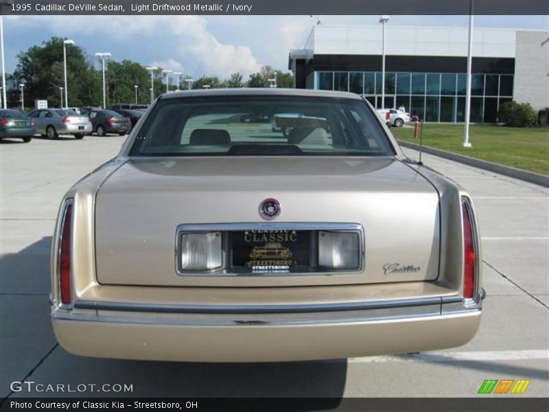 Light Driftwood Metallic / Ivory 1995 Cadillac DeVille Sedan