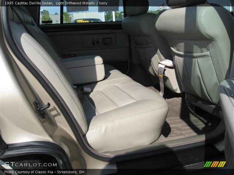 Light Driftwood Metallic / Ivory 1995 Cadillac DeVille Sedan