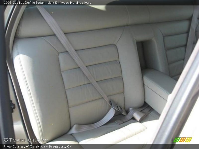 Light Driftwood Metallic / Ivory 1995 Cadillac DeVille Sedan