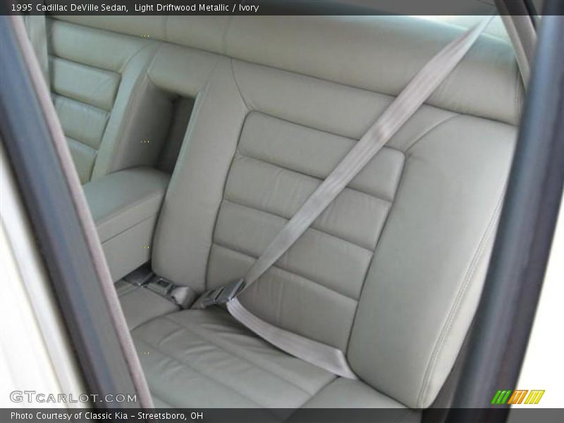 Light Driftwood Metallic / Ivory 1995 Cadillac DeVille Sedan