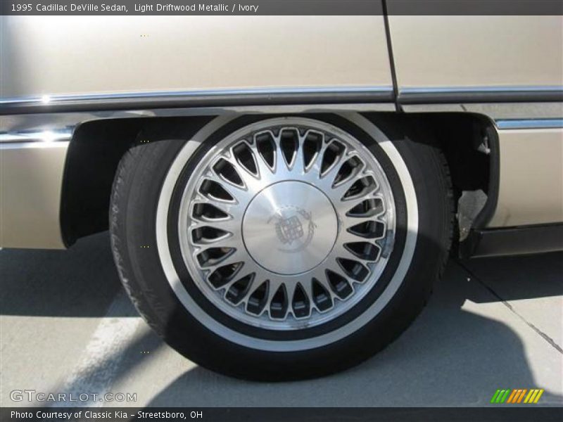 Light Driftwood Metallic / Ivory 1995 Cadillac DeVille Sedan