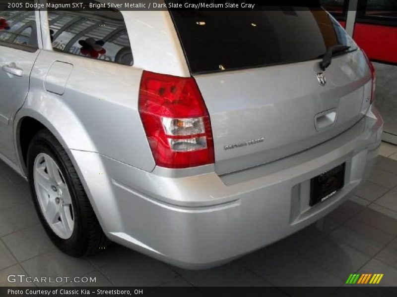 Bright Silver Metallic / Dark Slate Gray/Medium Slate Gray 2005 Dodge Magnum SXT