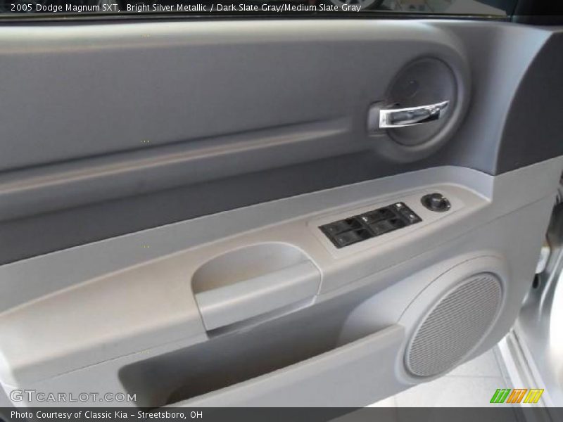 Bright Silver Metallic / Dark Slate Gray/Medium Slate Gray 2005 Dodge Magnum SXT