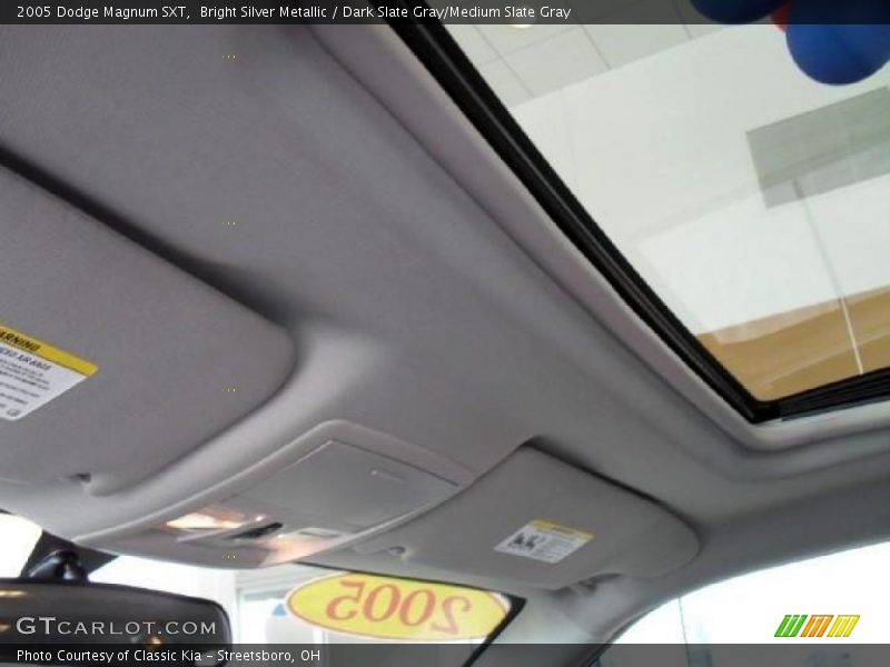 Bright Silver Metallic / Dark Slate Gray/Medium Slate Gray 2005 Dodge Magnum SXT