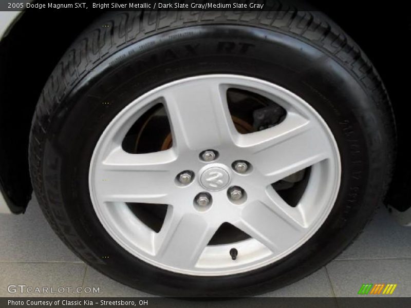 Bright Silver Metallic / Dark Slate Gray/Medium Slate Gray 2005 Dodge Magnum SXT