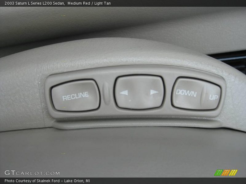 Medium Red / Light Tan 2003 Saturn L Series L200 Sedan