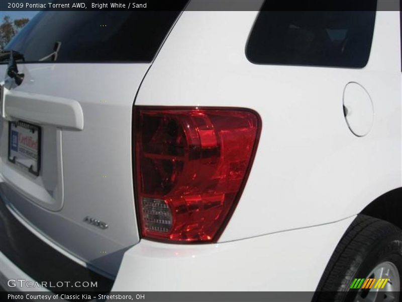 Bright White / Sand 2009 Pontiac Torrent AWD