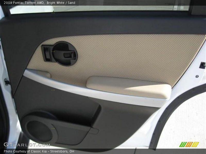 Bright White / Sand 2009 Pontiac Torrent AWD