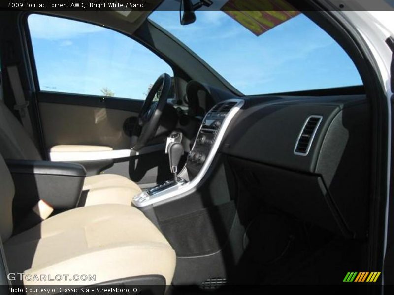Bright White / Sand 2009 Pontiac Torrent AWD