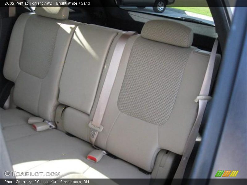 Bright White / Sand 2009 Pontiac Torrent AWD