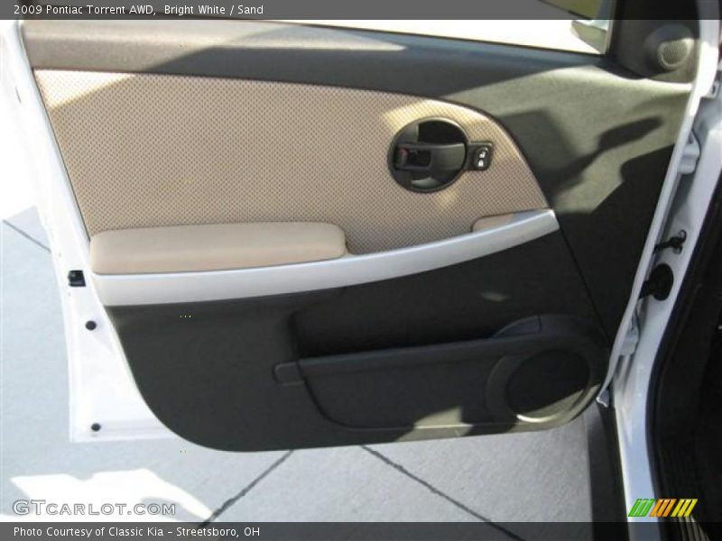 Bright White / Sand 2009 Pontiac Torrent AWD