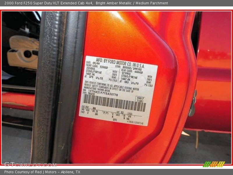 Bright Amber Metallic / Medium Parchment 2000 Ford F250 Super Duty XLT Extended Cab 4x4