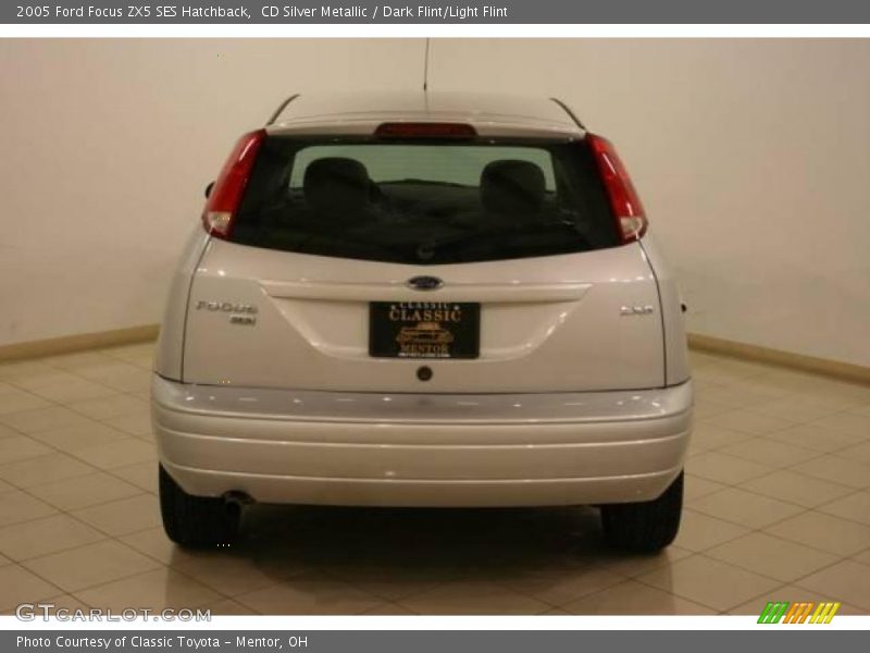 CD Silver Metallic / Dark Flint/Light Flint 2005 Ford Focus ZX5 SES Hatchback
