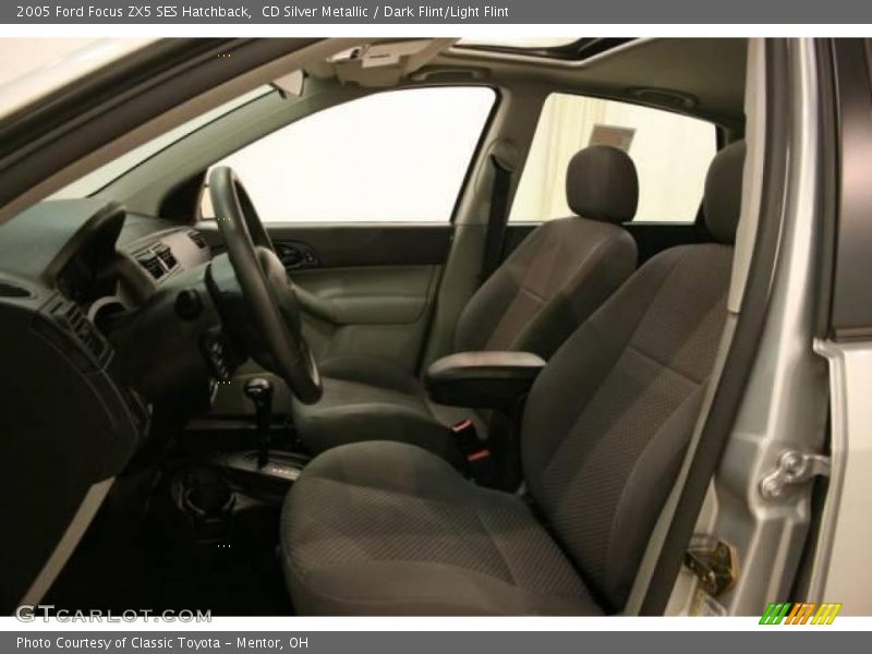CD Silver Metallic / Dark Flint/Light Flint 2005 Ford Focus ZX5 SES Hatchback