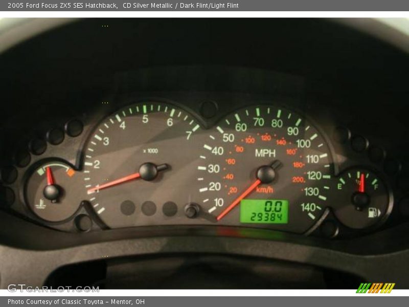 CD Silver Metallic / Dark Flint/Light Flint 2005 Ford Focus ZX5 SES Hatchback