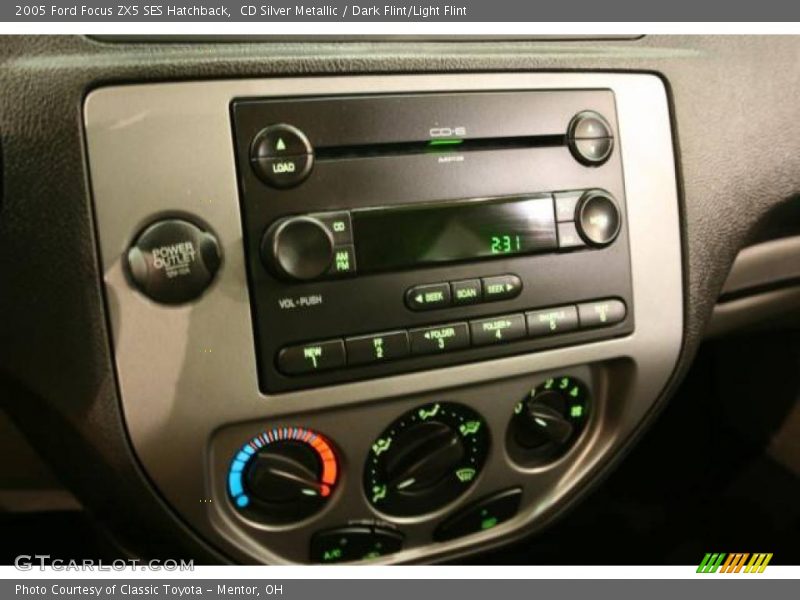 CD Silver Metallic / Dark Flint/Light Flint 2005 Ford Focus ZX5 SES Hatchback