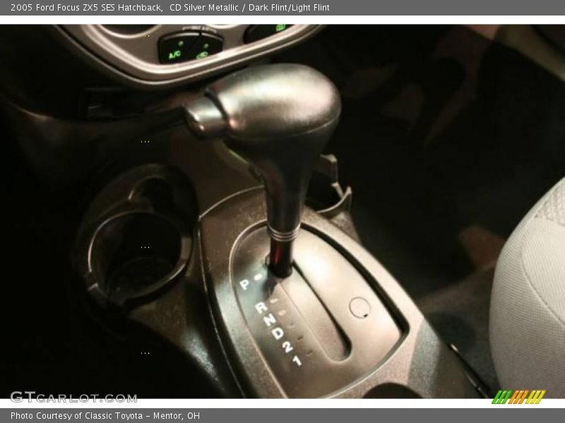 CD Silver Metallic / Dark Flint/Light Flint 2005 Ford Focus ZX5 SES Hatchback