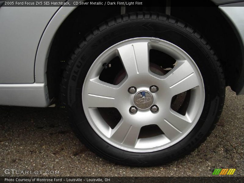 CD Silver Metallic / Dark Flint/Light Flint 2005 Ford Focus ZX5 SES Hatchback