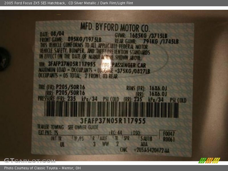CD Silver Metallic / Dark Flint/Light Flint 2005 Ford Focus ZX5 SES Hatchback
