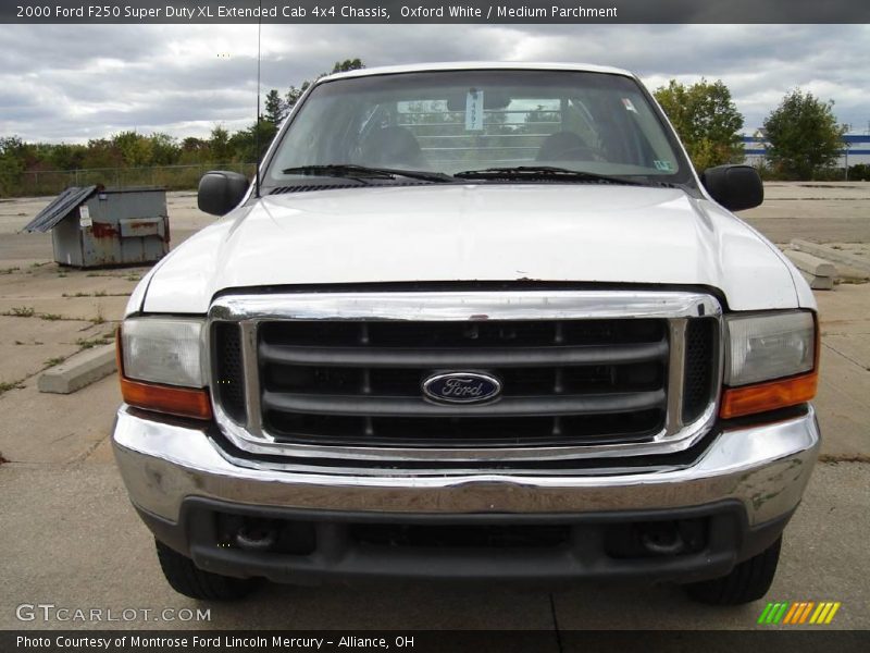 Oxford White / Medium Parchment 2000 Ford F250 Super Duty XL Extended Cab 4x4 Chassis